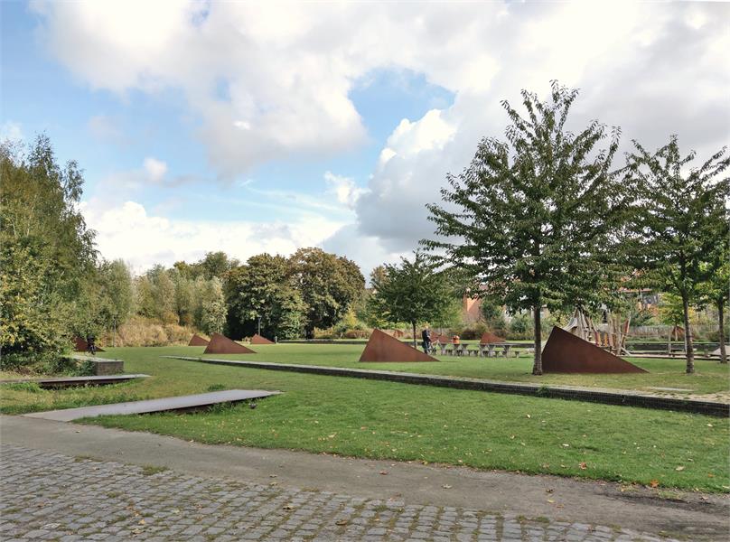 Ruime rijwoning met prachtige voorgevel 