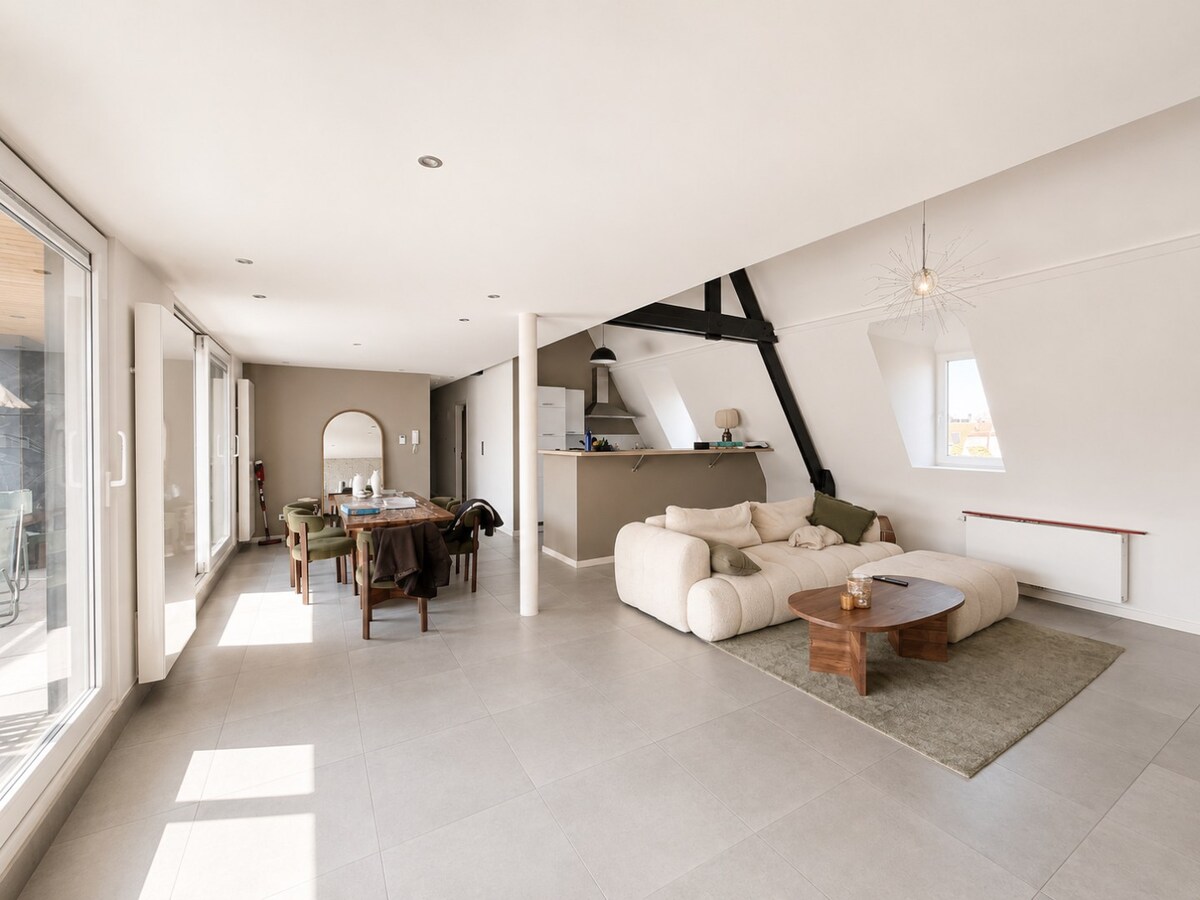 Magnifique appartement 2 chambres avec terrasse en bord de Quai ! 