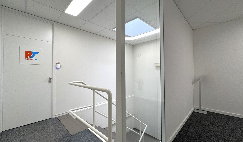 Instapklaar kantoor te huur in industriezone Mechelen-Noord 