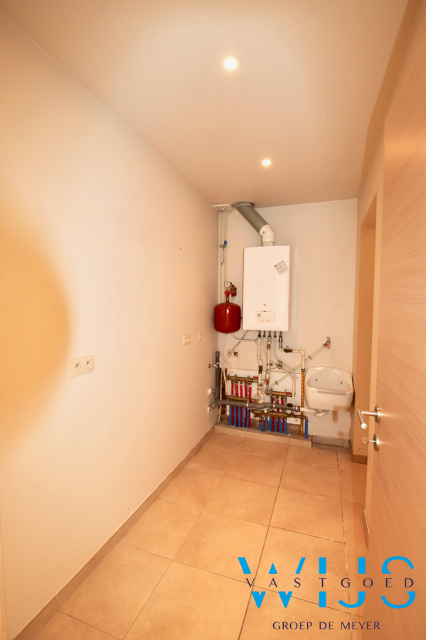 Instapklare en leuke gezinswoning in hartje EEKLO ! 