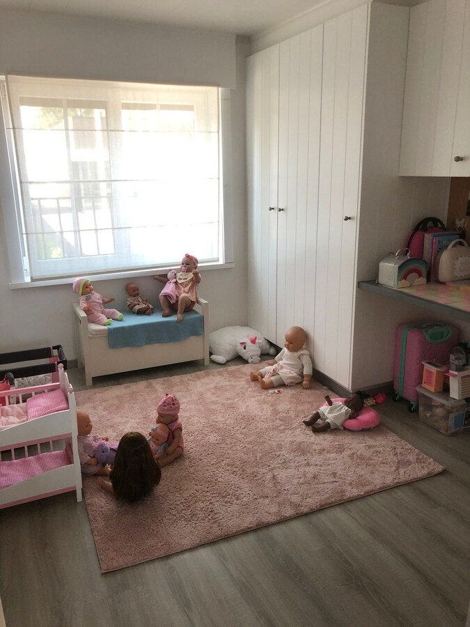 Alleenstaande woning met 5 slaapkamers en diepe tuin te Zarren 