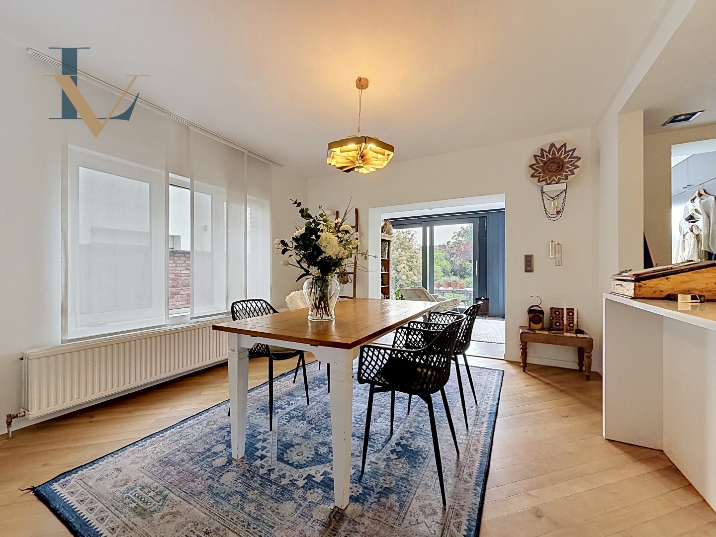 Charmante instapklare woning met 2 slpk. aan de vaart in Schoten nabij het centrum. 