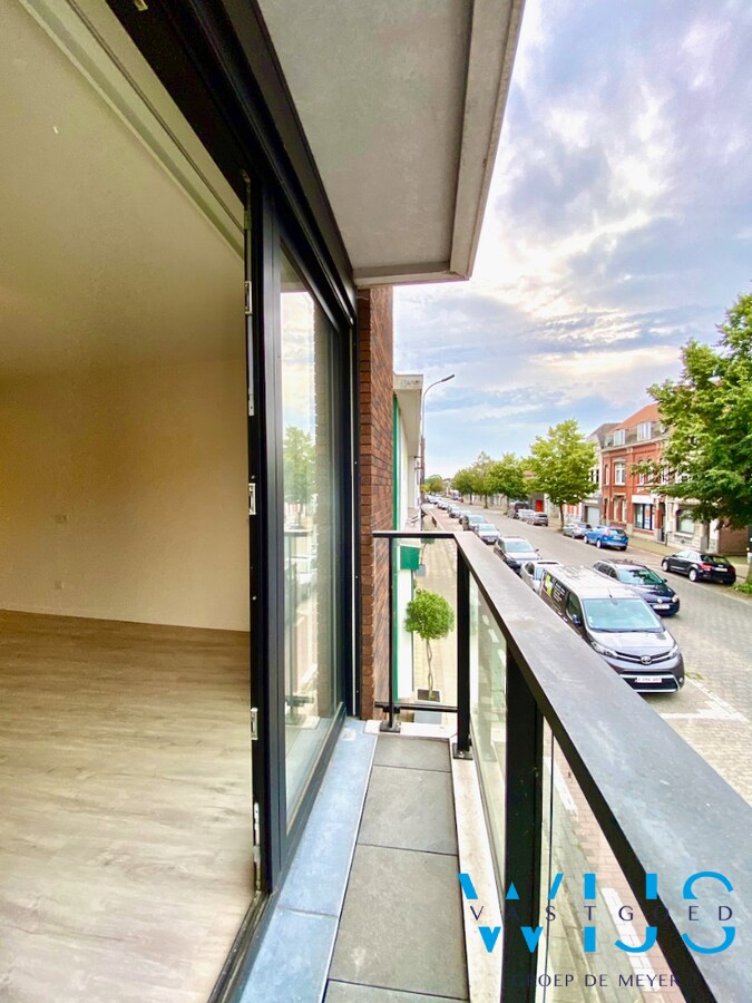 Totaal afgewerkte serviceflat te Lievegem ! 