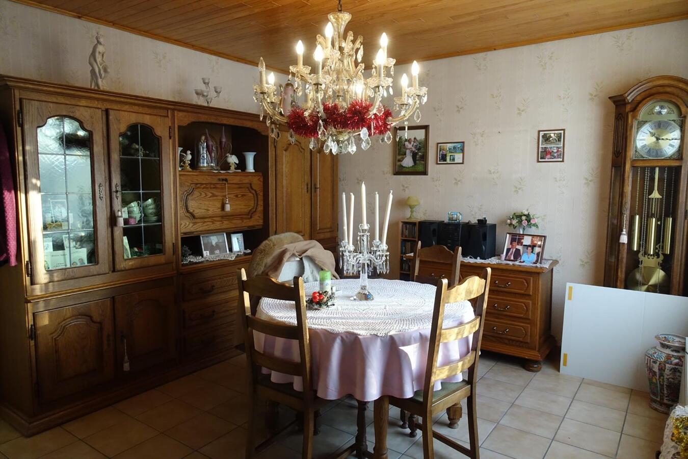 Alleenstaande woning op ruim perceel van 1035 m² 