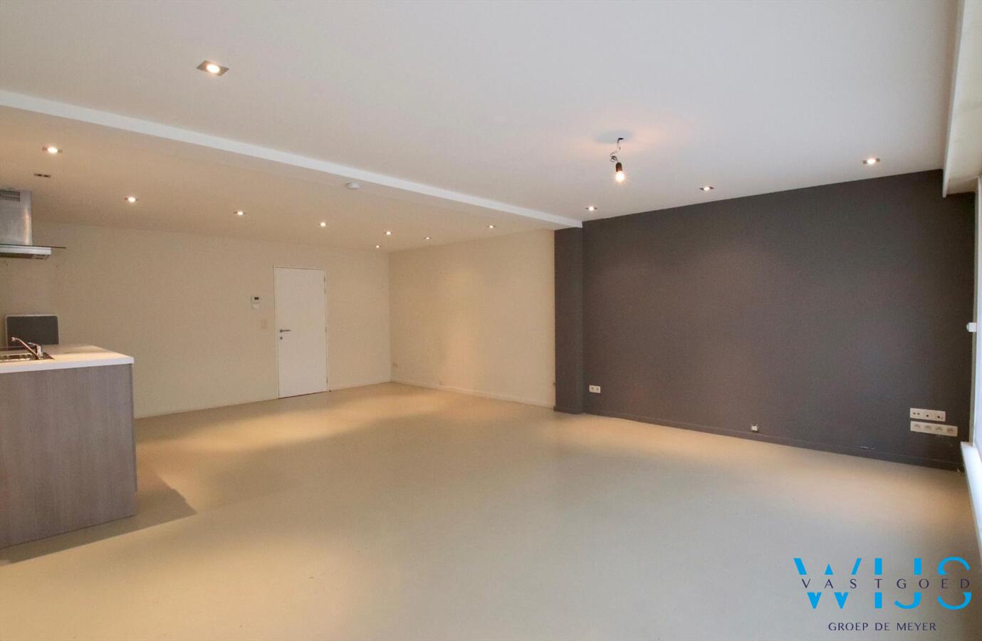 Woning met 2 entiteiten (MOGELIJKHEDEN) en garage in centrum ASSENEDE! 