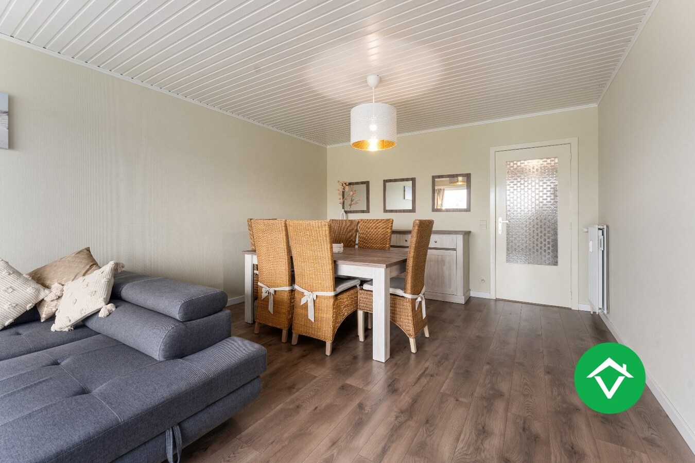 Instapklaar tweeslaapkamerappartement - jouw nieuwe thuis wacht in Bredene! 