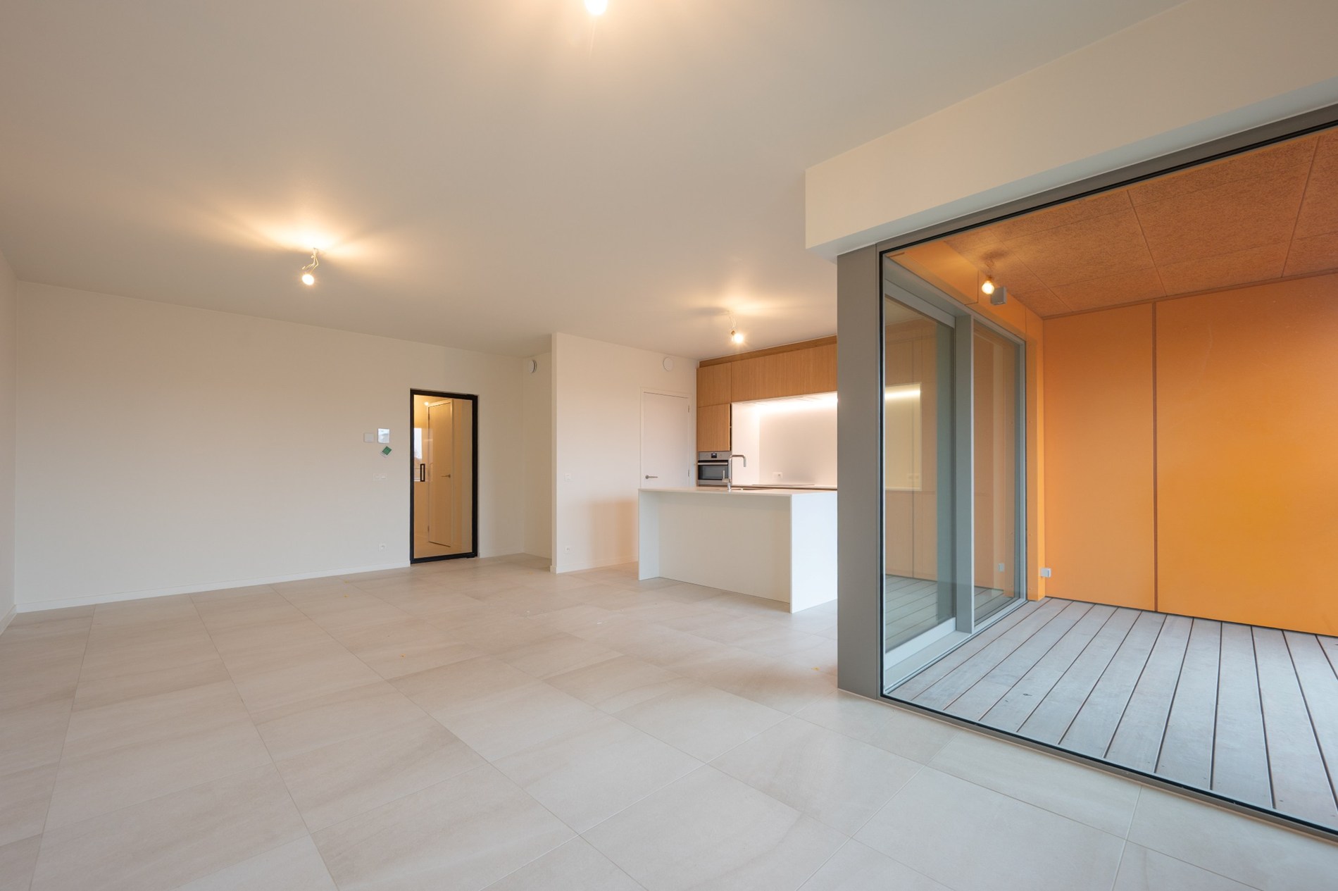 Centraal gelegen 2-kamer appartement te Res. Hoost op wandelafstand van de Zeedijk van Heist. 