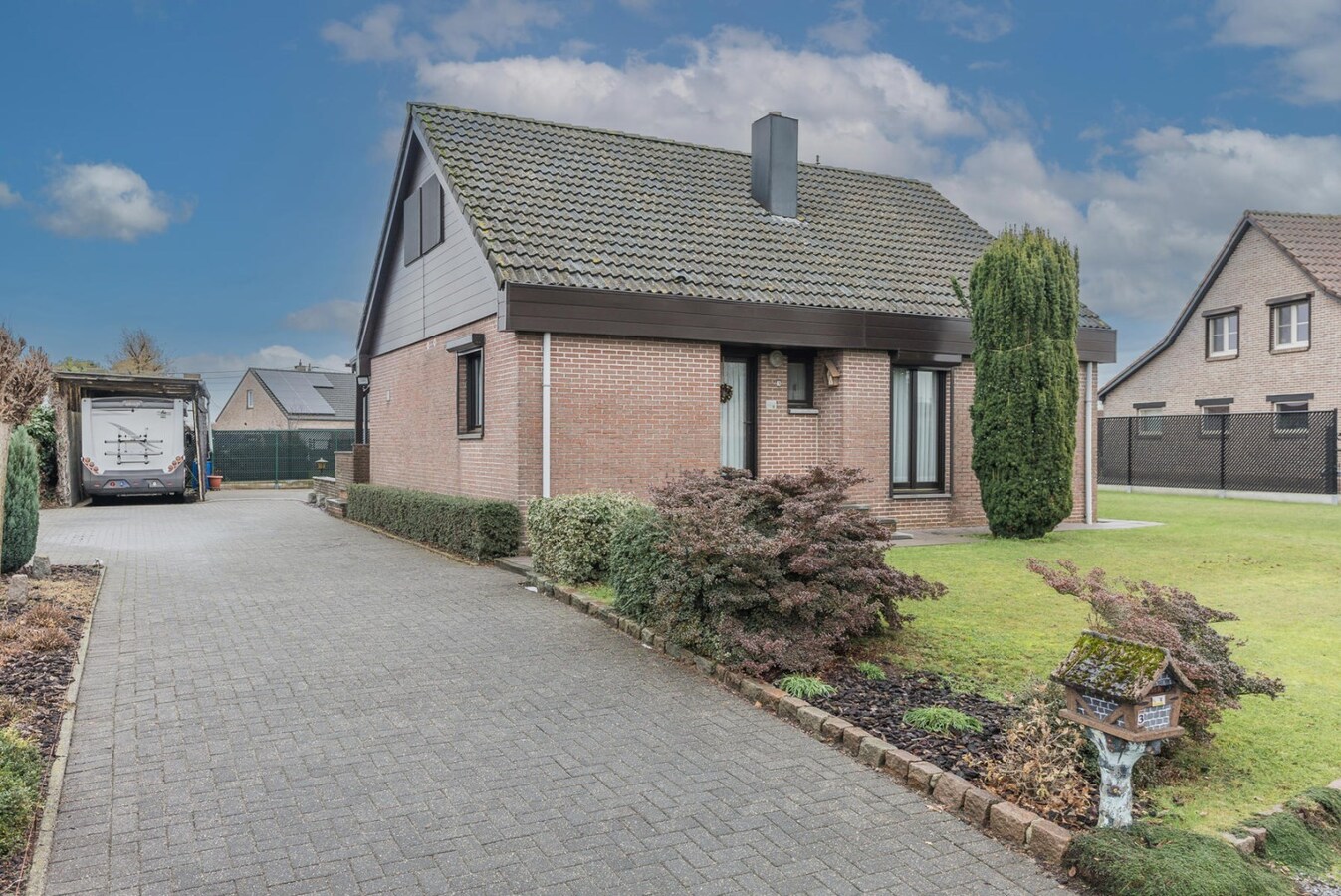 Open bebouwing op een perceel van 7a48ca 