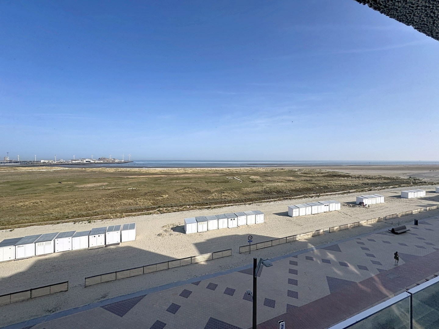 Mooi hoekappartement met FRONTAAL ZEEZICHT 