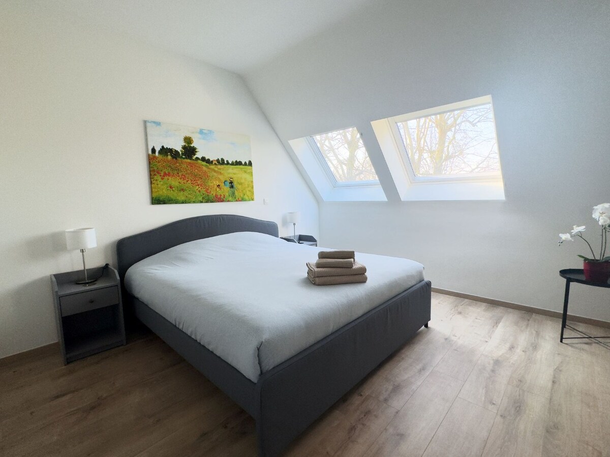 Superbe duplex meublé et lumineux, idéalement situé au pied du boulevard ! 