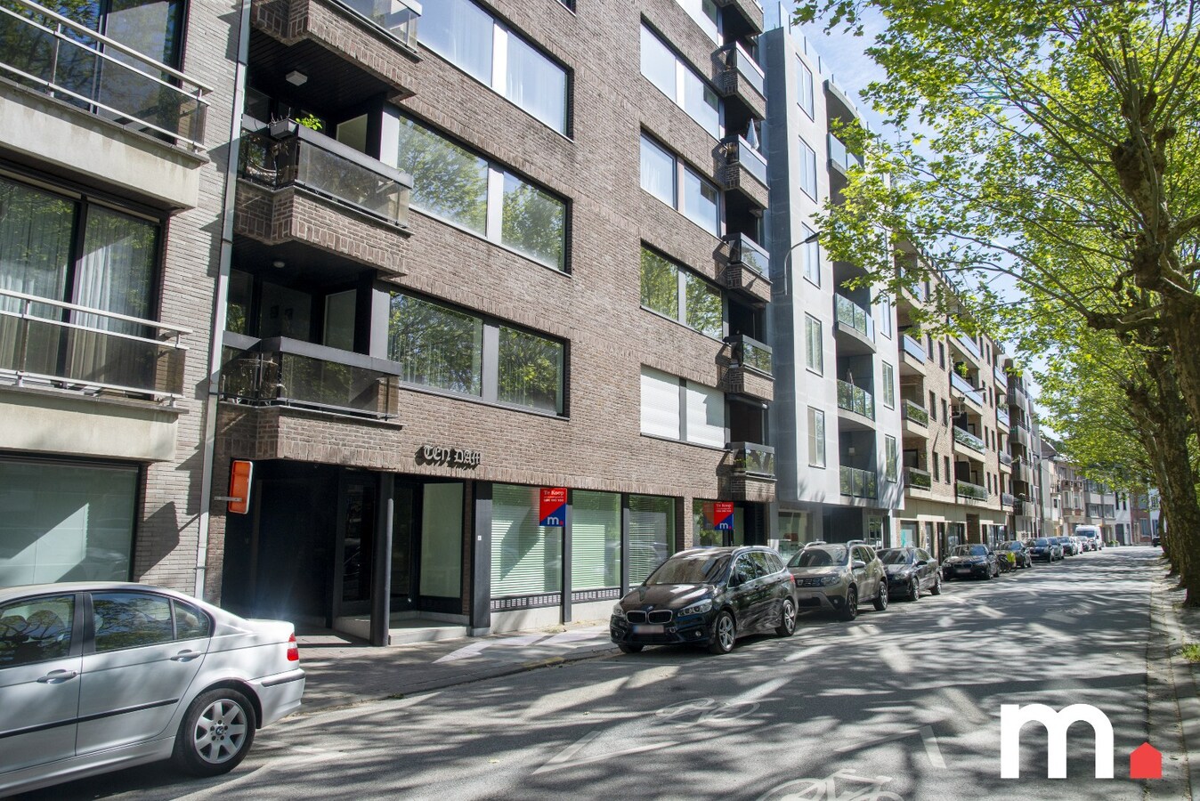 Ruim en instapklaar kantoor te koop in Kortrijk ! 