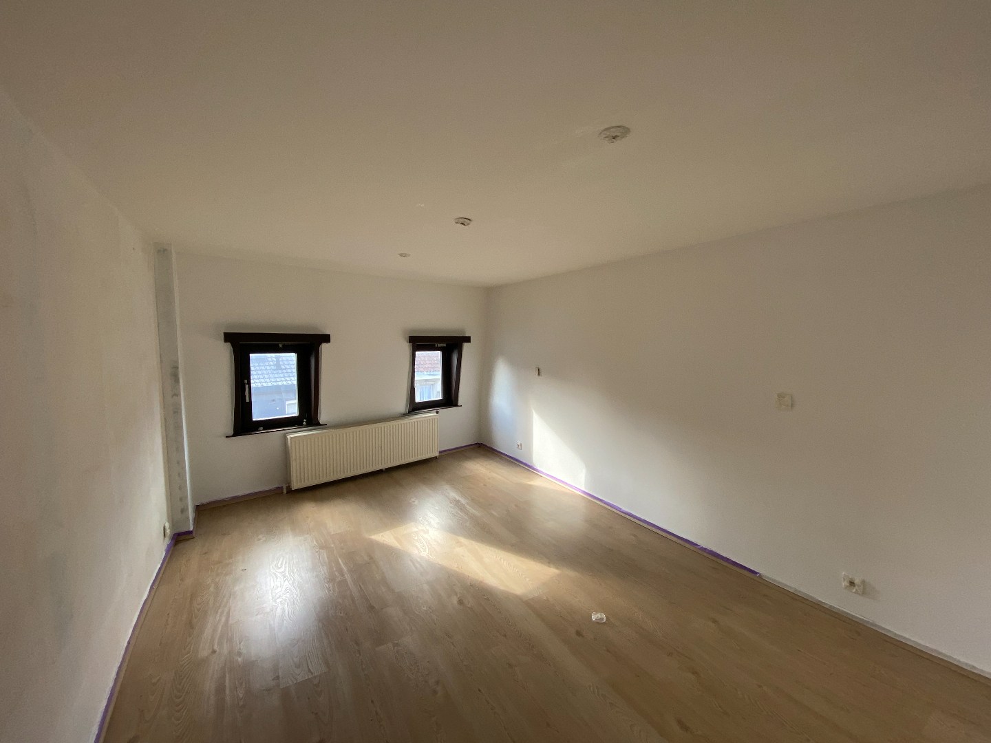 Ruim duplex appartement in hartje Sint-Eloois-Vijve! 
