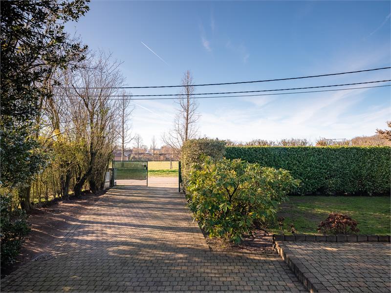 VERKOCHT!! Prachtige, rustig gelegen villa met zwembad 