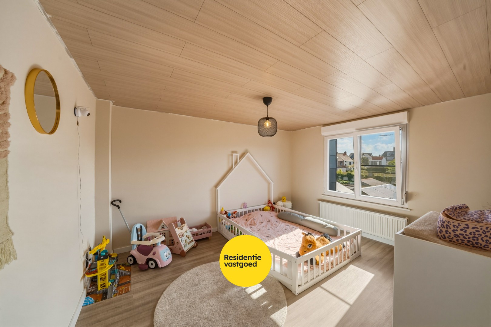 Verrassend ruime gezinswoning met zonnige tuin in Oudenburg 