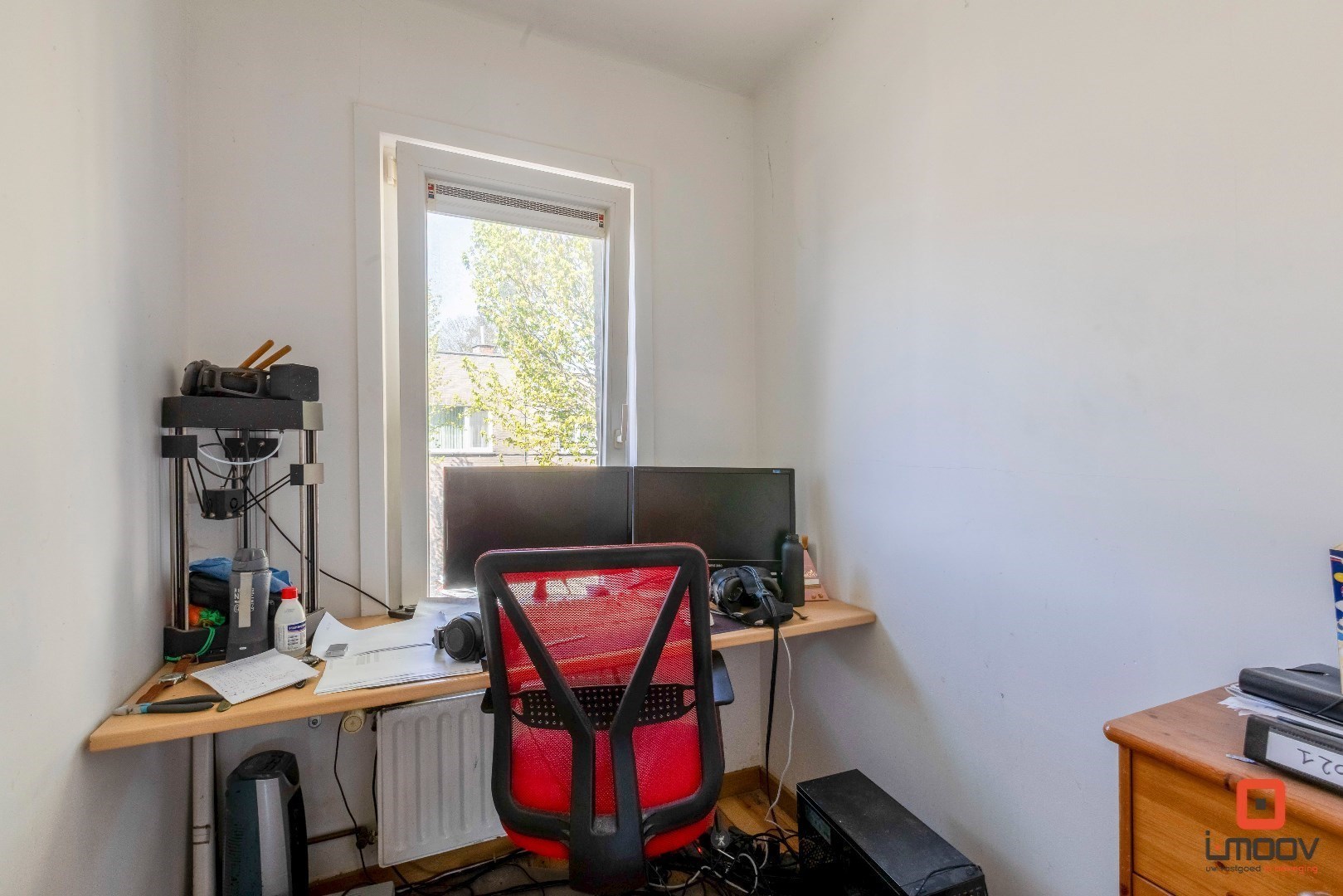 Deels vernieuwde woning met potentieel op uitstekende locatie 