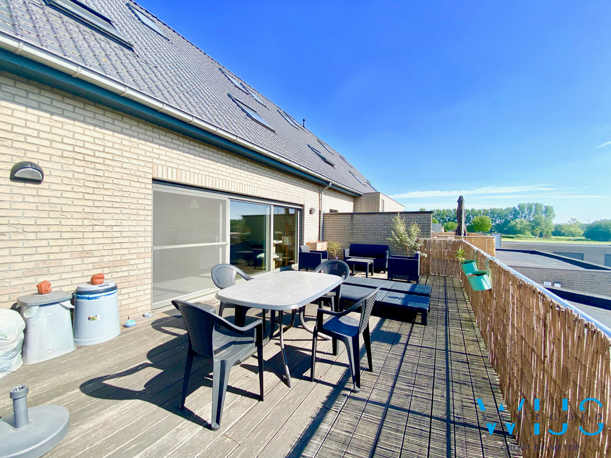 Instapklaar appartement met ZEER RUIM zonneterras te Ertvelde ! 