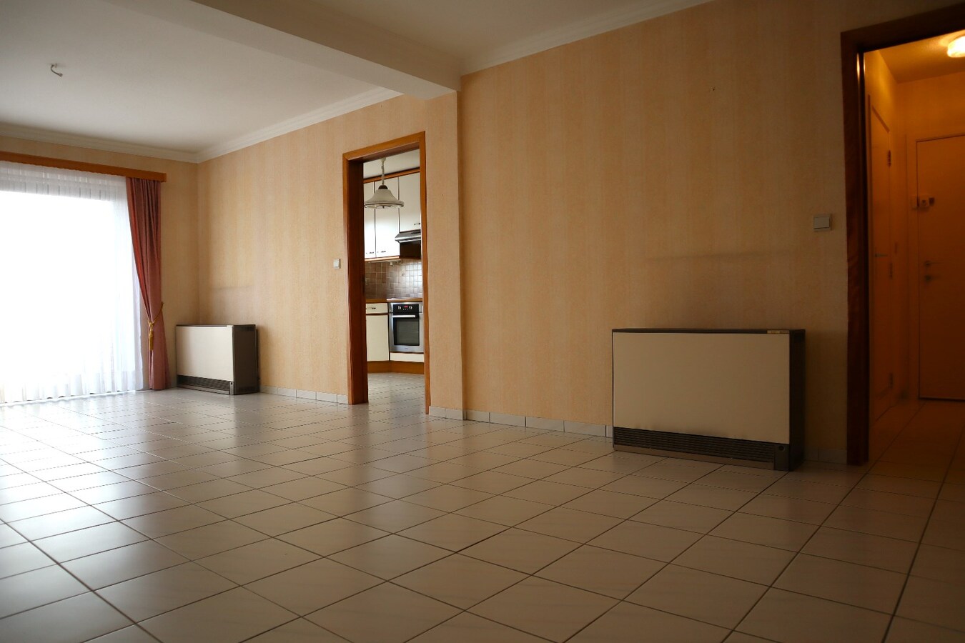 Mooi en goed onderhouden appartement met 2 slaapkamers (incl autostaanplaats) te Tienen 