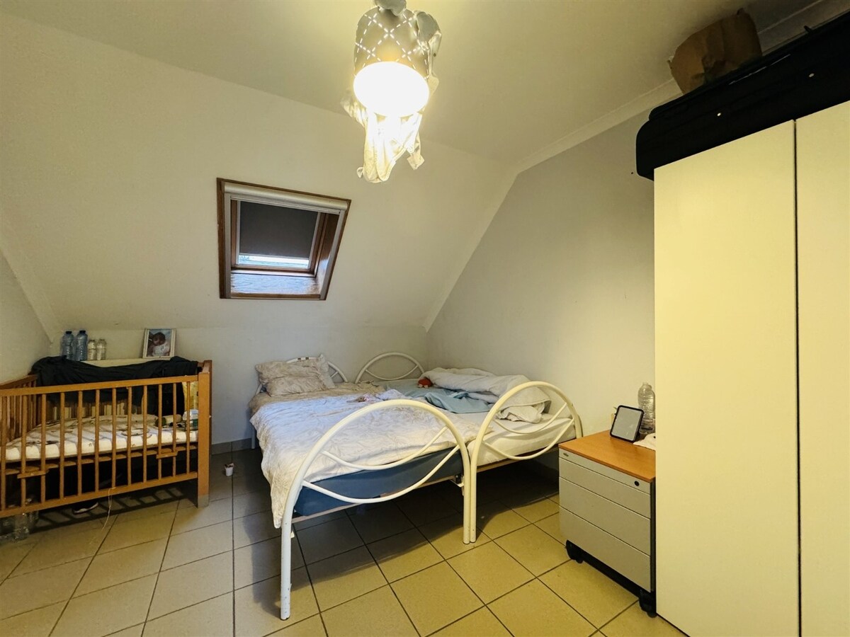 Unieke hoeve met woonst, 3 appartementen en paardenstallen op een ruim perceel van ca 1,2ha te Dilsen-Stokkem 