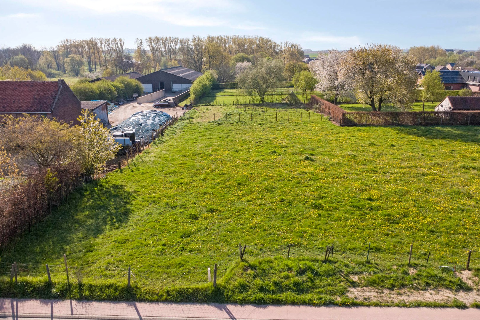 Bouwgrond voor open bebouwing met perceeloppervlakte van 6a96ca – Perceelbreedte: 15.70  m 