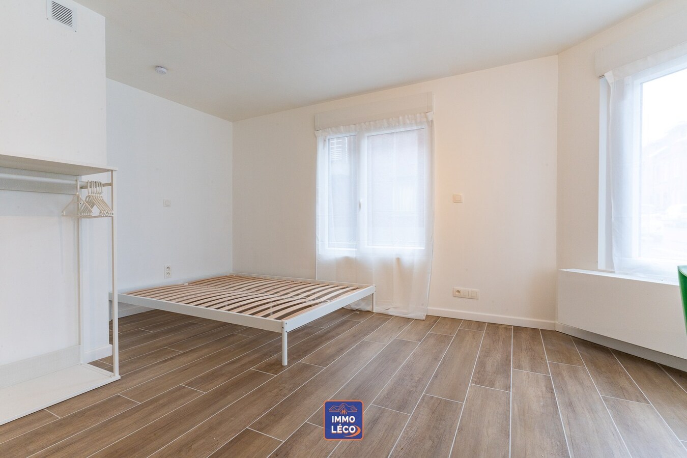 Studio rez-de-chaussée rénové tout récemment, en plein centre-ville ! 