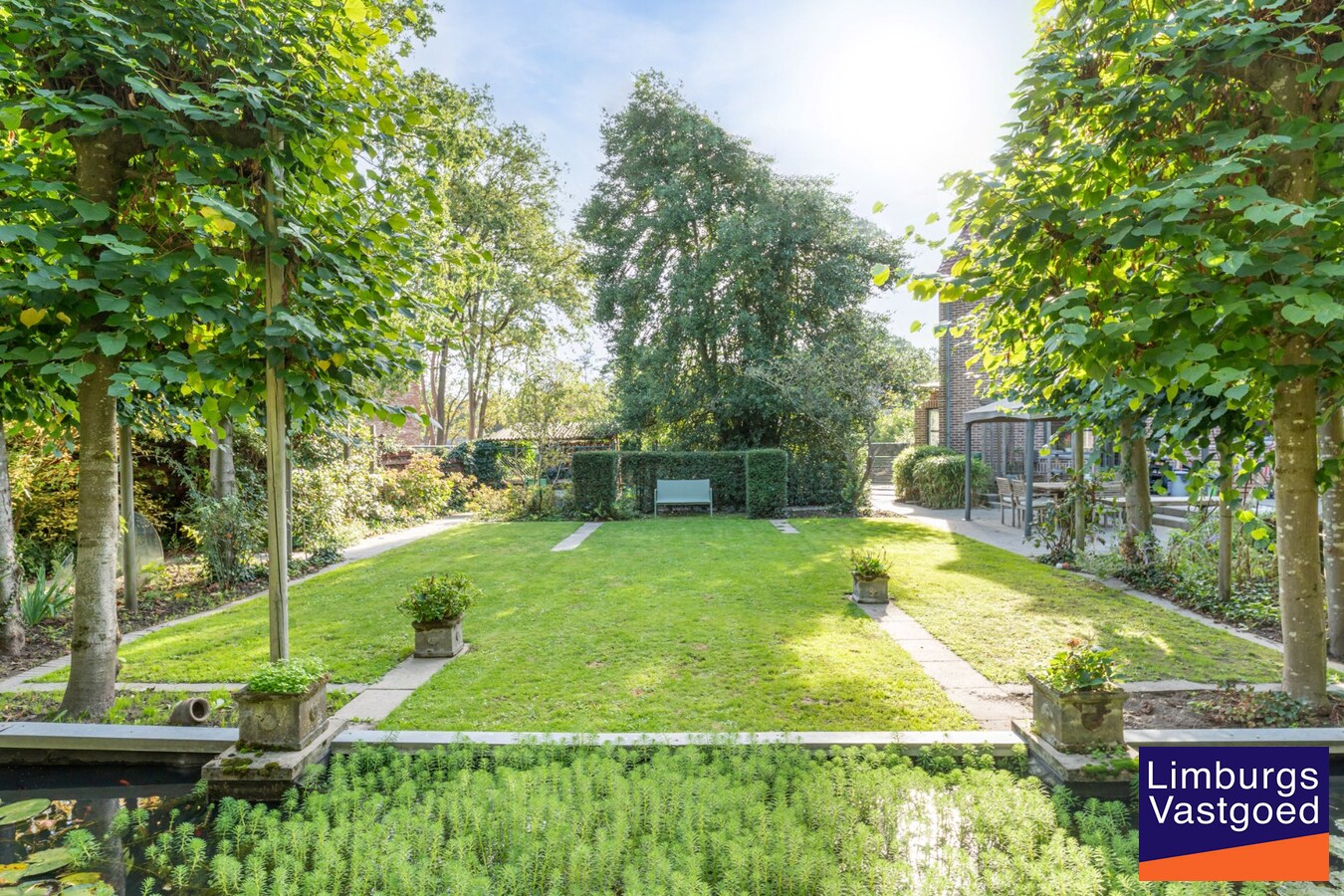 Centraal gelegen woning, 4 slpk, 180 m² bewoonbare oppervlakte, 9a 99ca 