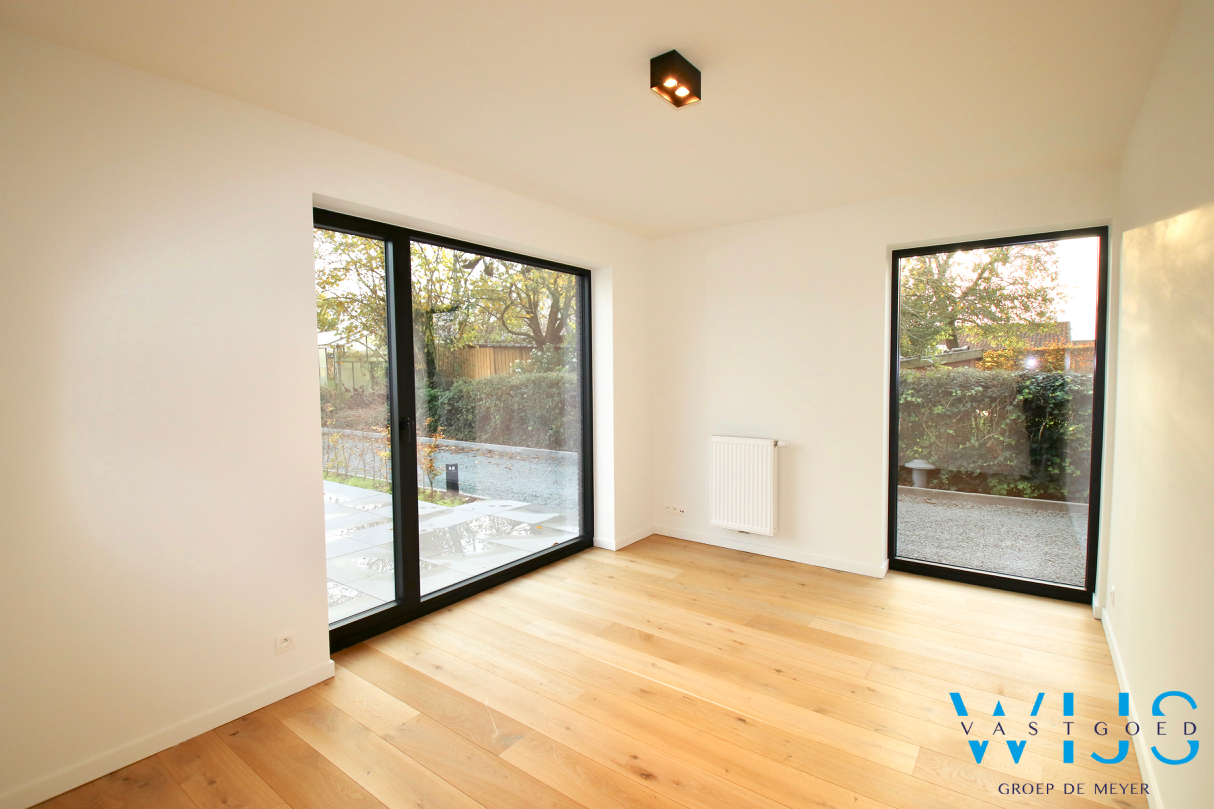 Zeer aangenaam gelijkvloers appartement met tuin te Belzele ! 