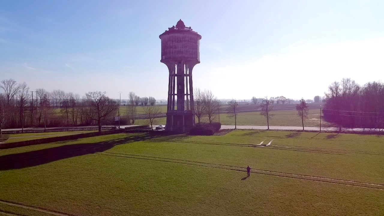 Unieke watertoren met vergunning voor verbouwing naar vakantiewoning 