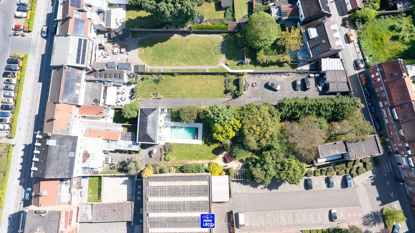 Maison de Maître chargée d'histoire, une propriété unique dans le centre-ville ! 