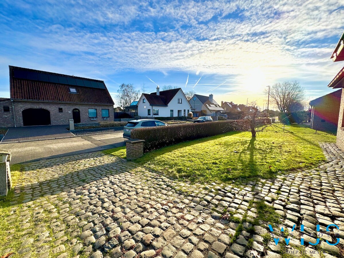 Tof woonhuis in een gekende woonwijk te Evergem 