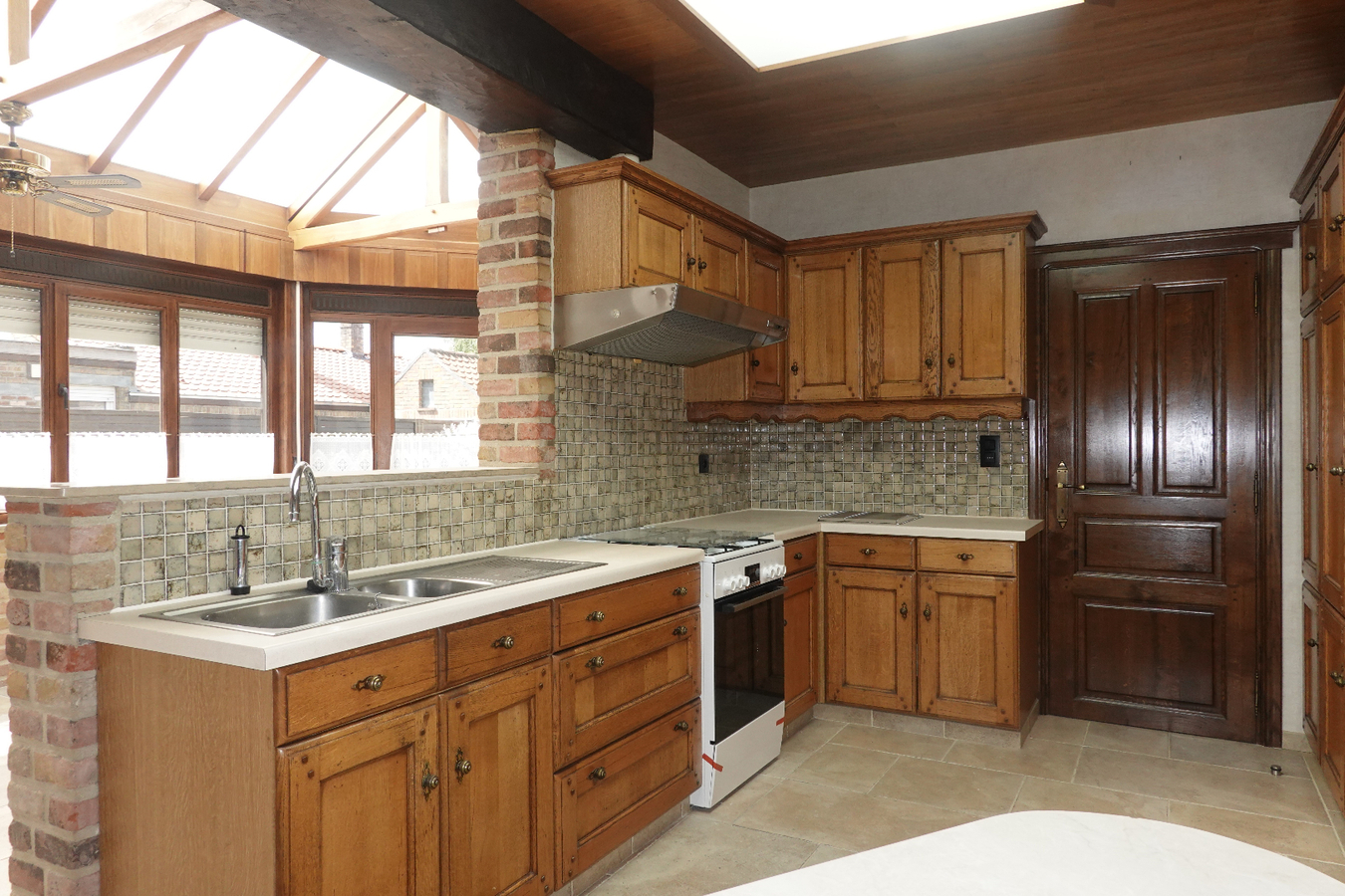 Halfopen woning op gunstige ligging ( zonder loods ) 