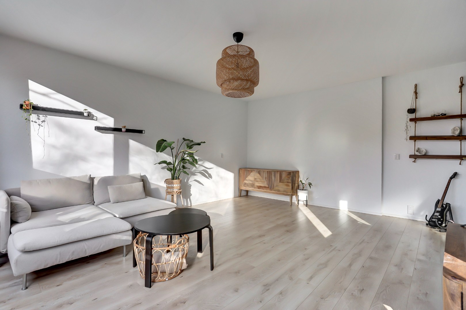 Comfortabel wonen in dit 3-kamer hoek appartement met een heerlijk balkon op het zonnige westen! 