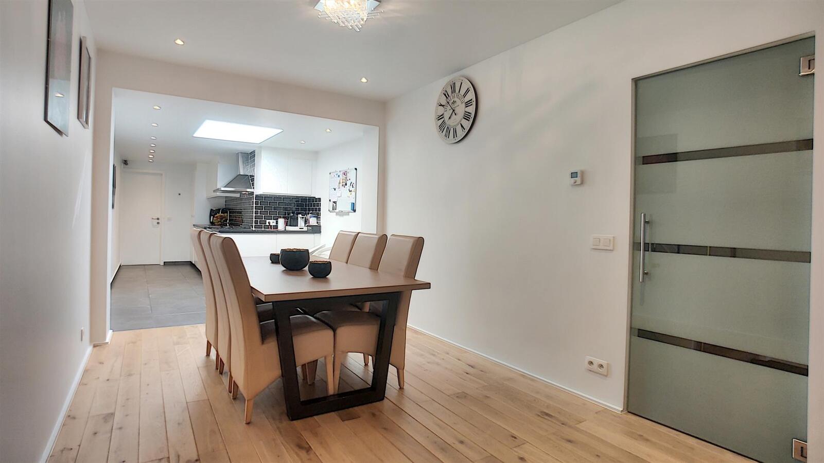 Knap gerenoveerde gezinswoning met 3 slaapkamers  - Heist 