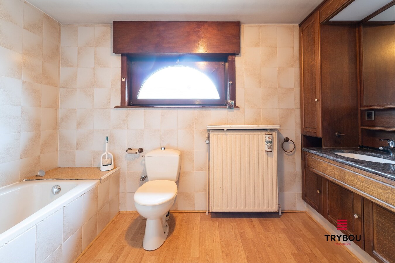 Ruime gezinswoning met grote tuin en centrale ligging 