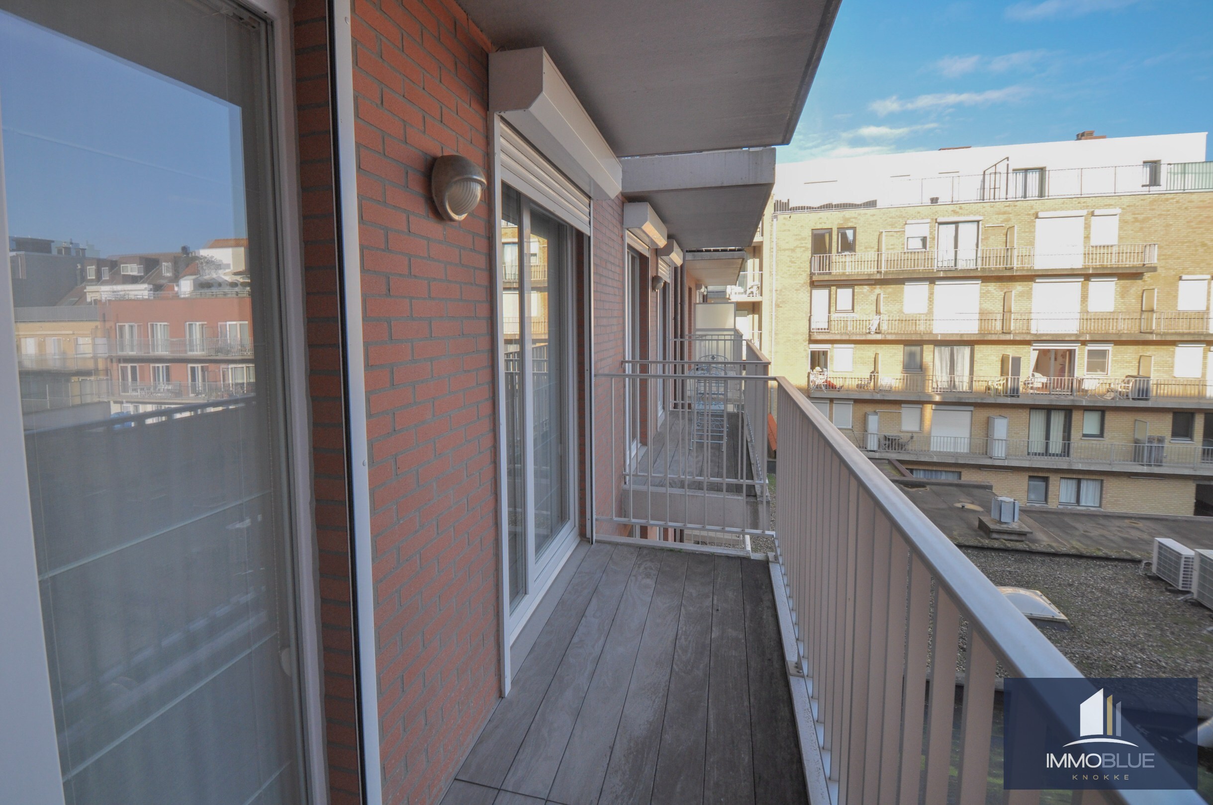 Topaanbieding – Uitzonderlijk ruim appartement gelegen in een stijlvolle residentie. 