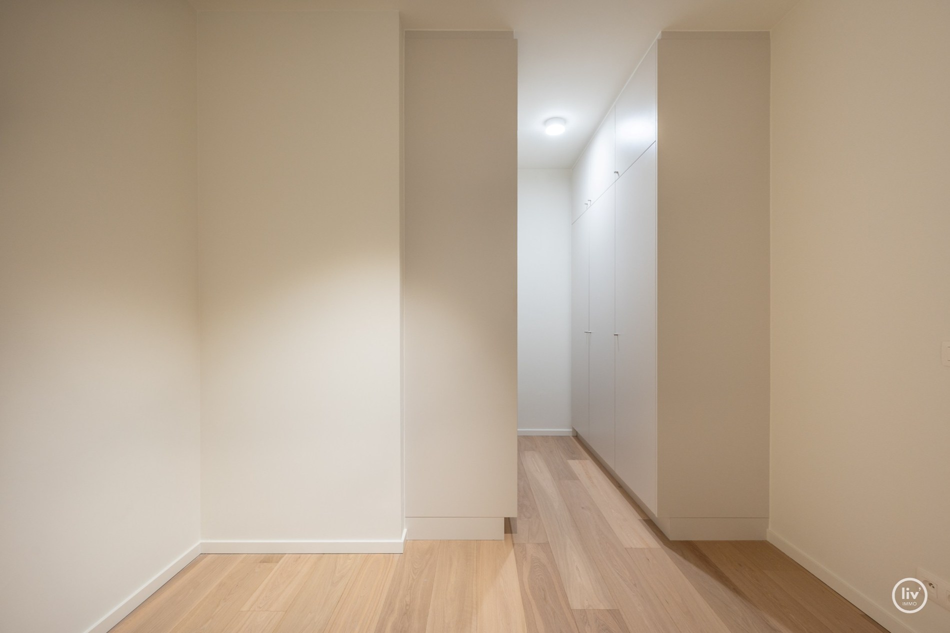 OPENDEURDAG Zaterdag 11-13u (Maes en Boerenboomplein): OPENDEURDAG Zaterdag 11-13u (Maes en Boerenboomplein): Instapklaar twee-kamer appartement in het Project Hoost (genietend van zijdelings zeezicht 