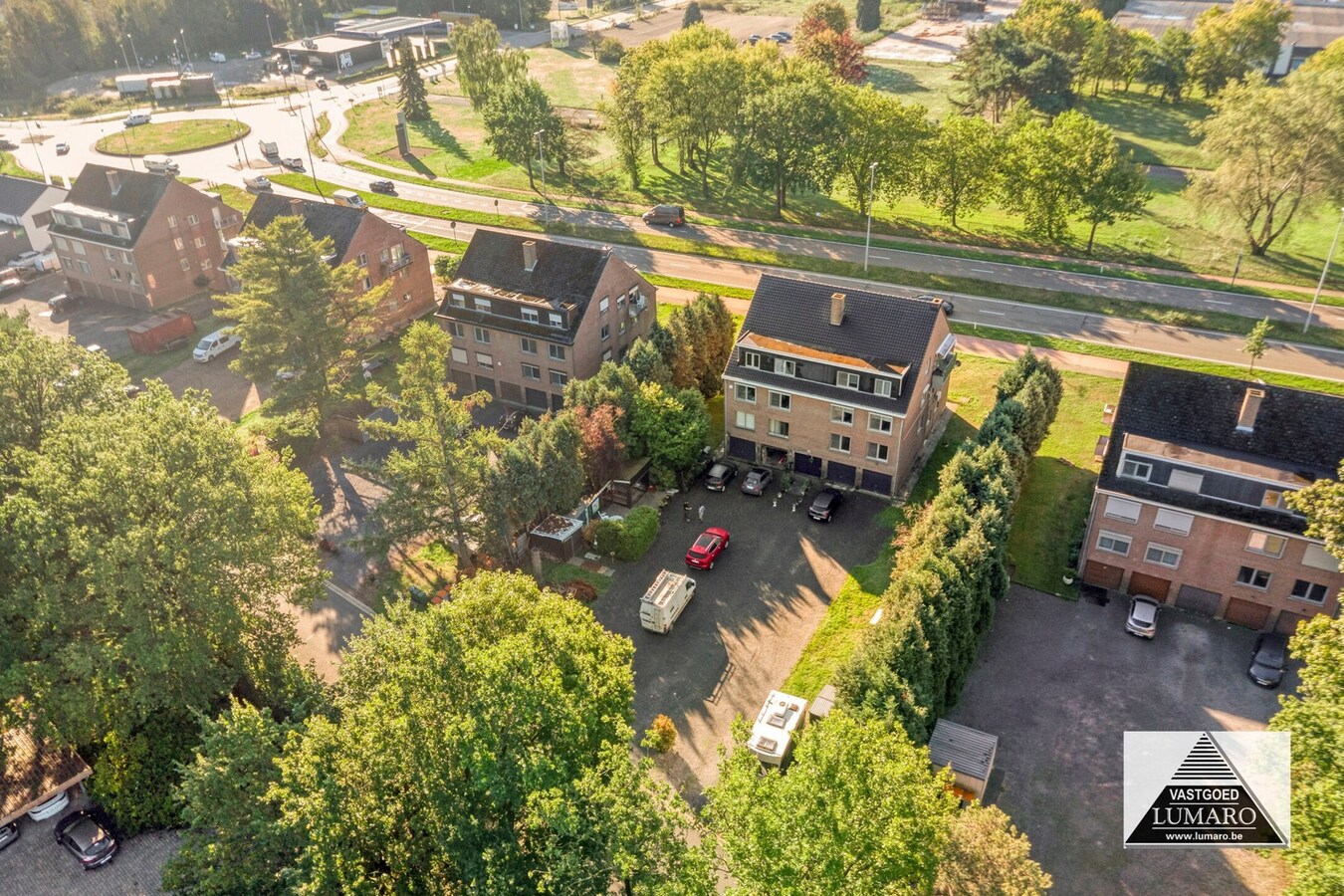 Gelijkvloers appartement met 3 slaapkamers, en ruime garage 