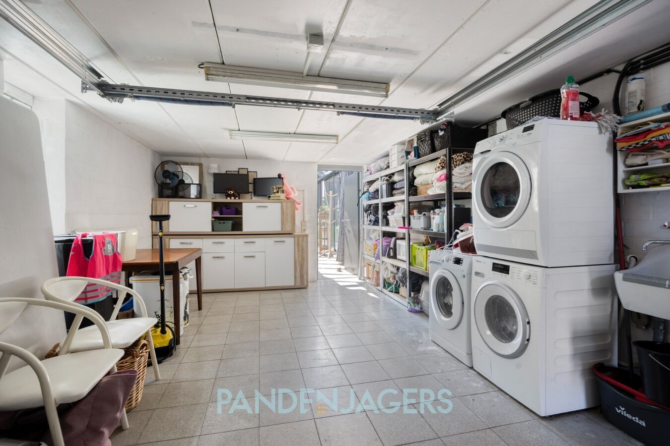 Modern en lichtrijk halfopen bebouwing op uitzonderlijke locatie te Kontich 