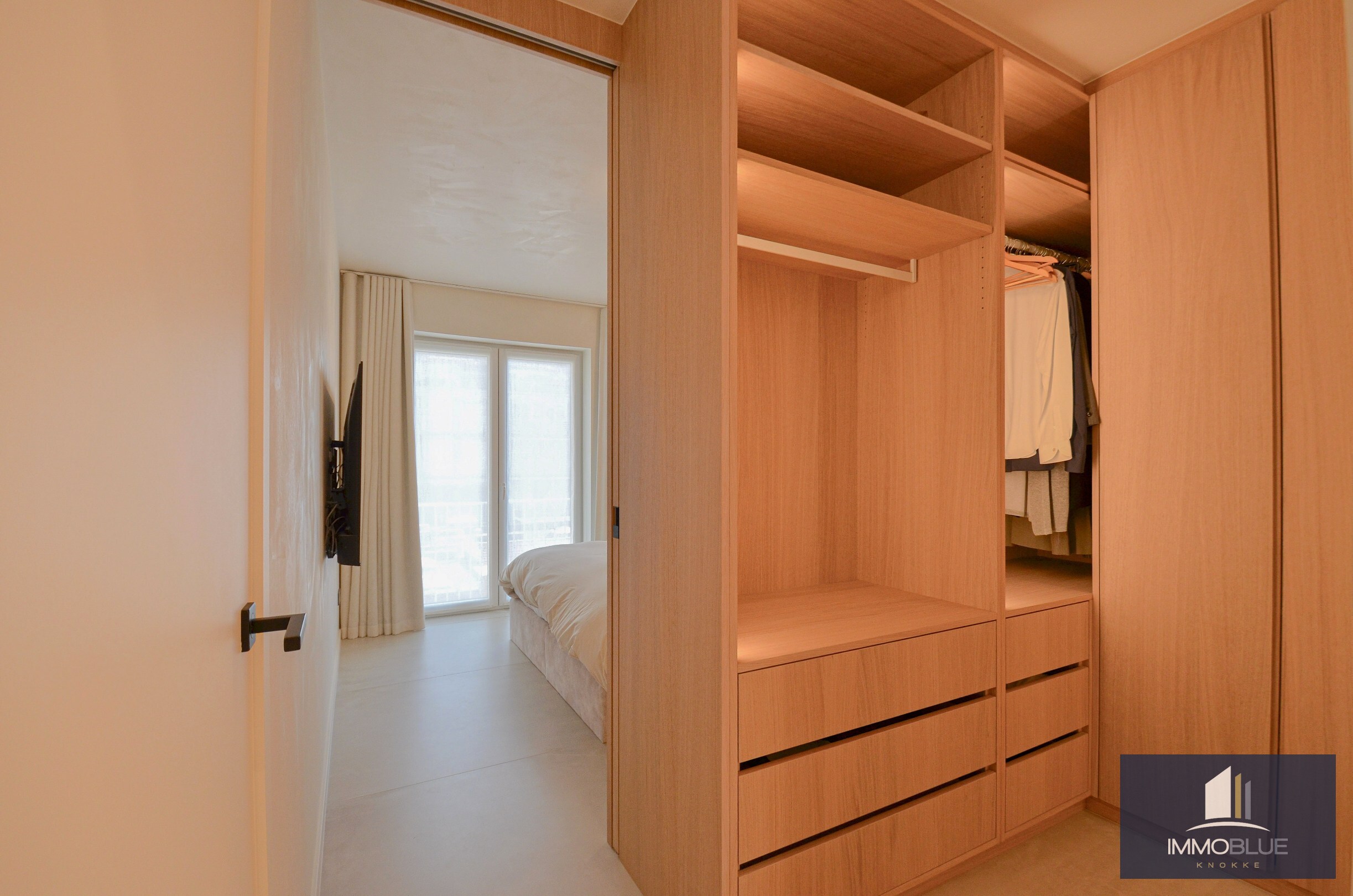 Stijlvol appartement met een open zicht gelegen nabij de Dumortierlaan. 