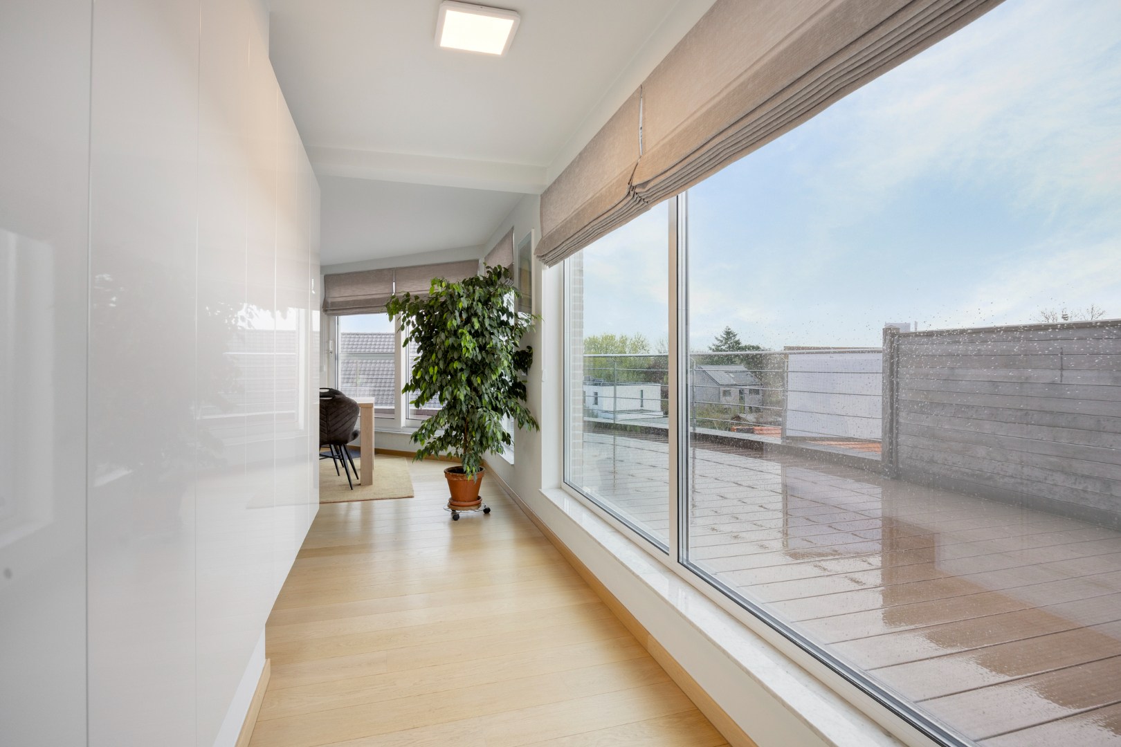 Instapklare penthouse met 2 slaapkamers en terras van 60m² , 4 kelders en garagebox in Korbeek-Lo! – EPC 199 kWh/m² - bewoonbare opp. 131 m² 