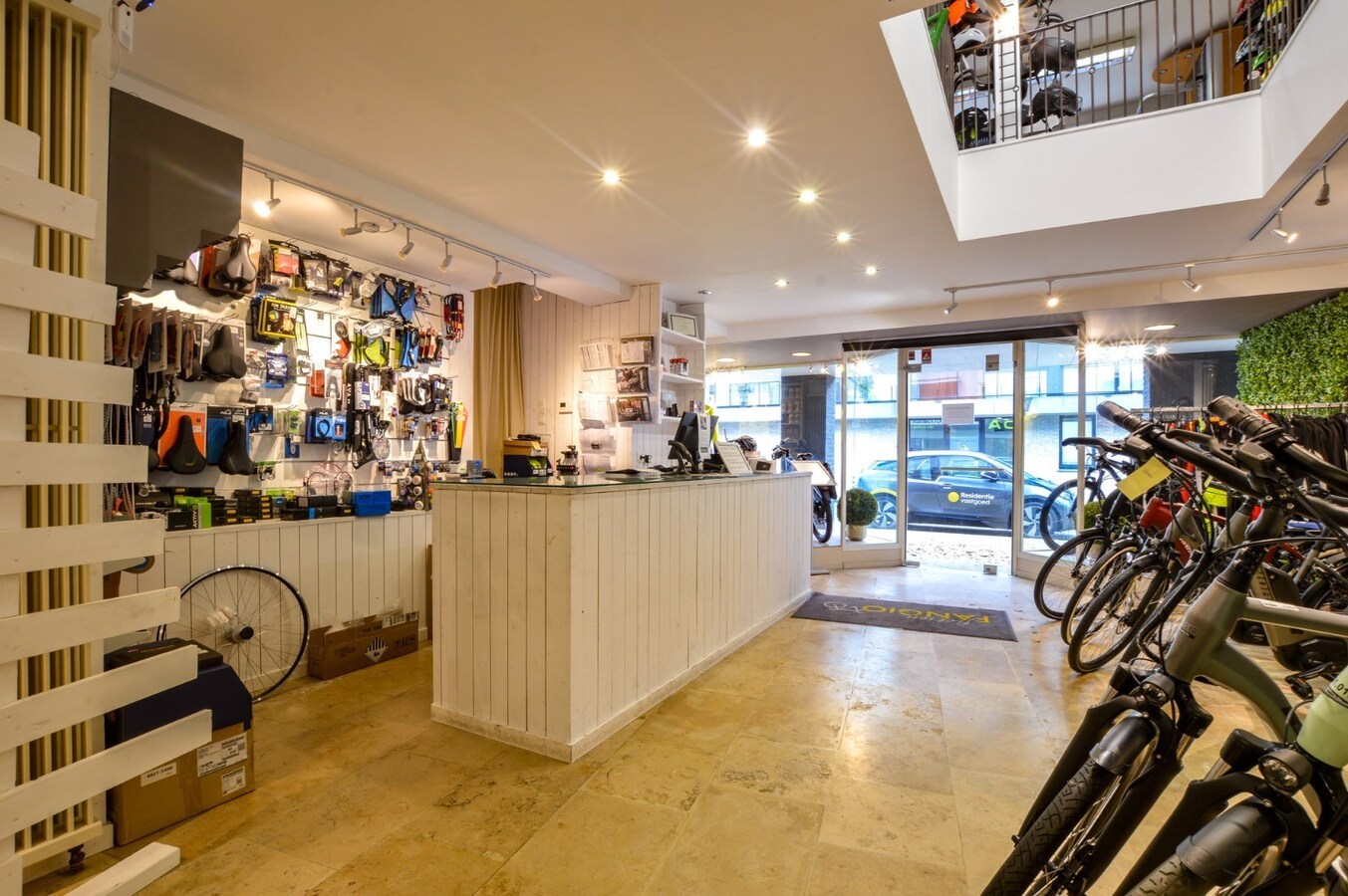 Te koop commerciële winkel - Zedelgem