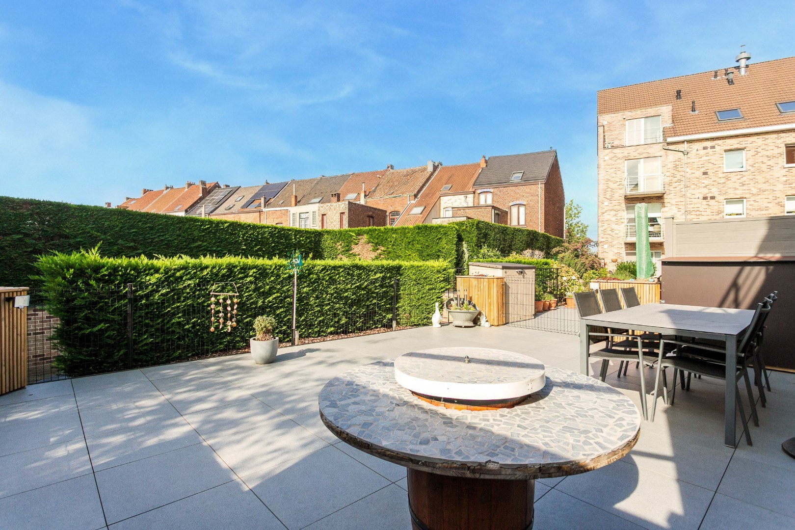 Instapklaar 2 slpk appartement met garage te Halle 