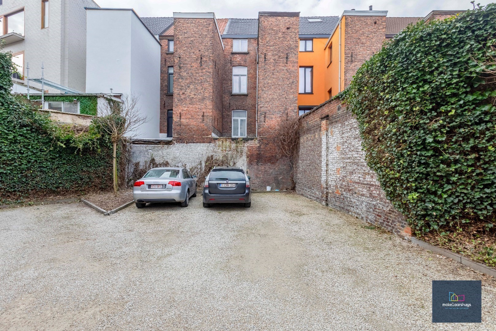 VERKOCHT Zeer verzorgd 1-slaapkamerappartement met terrasje en staanplaats 