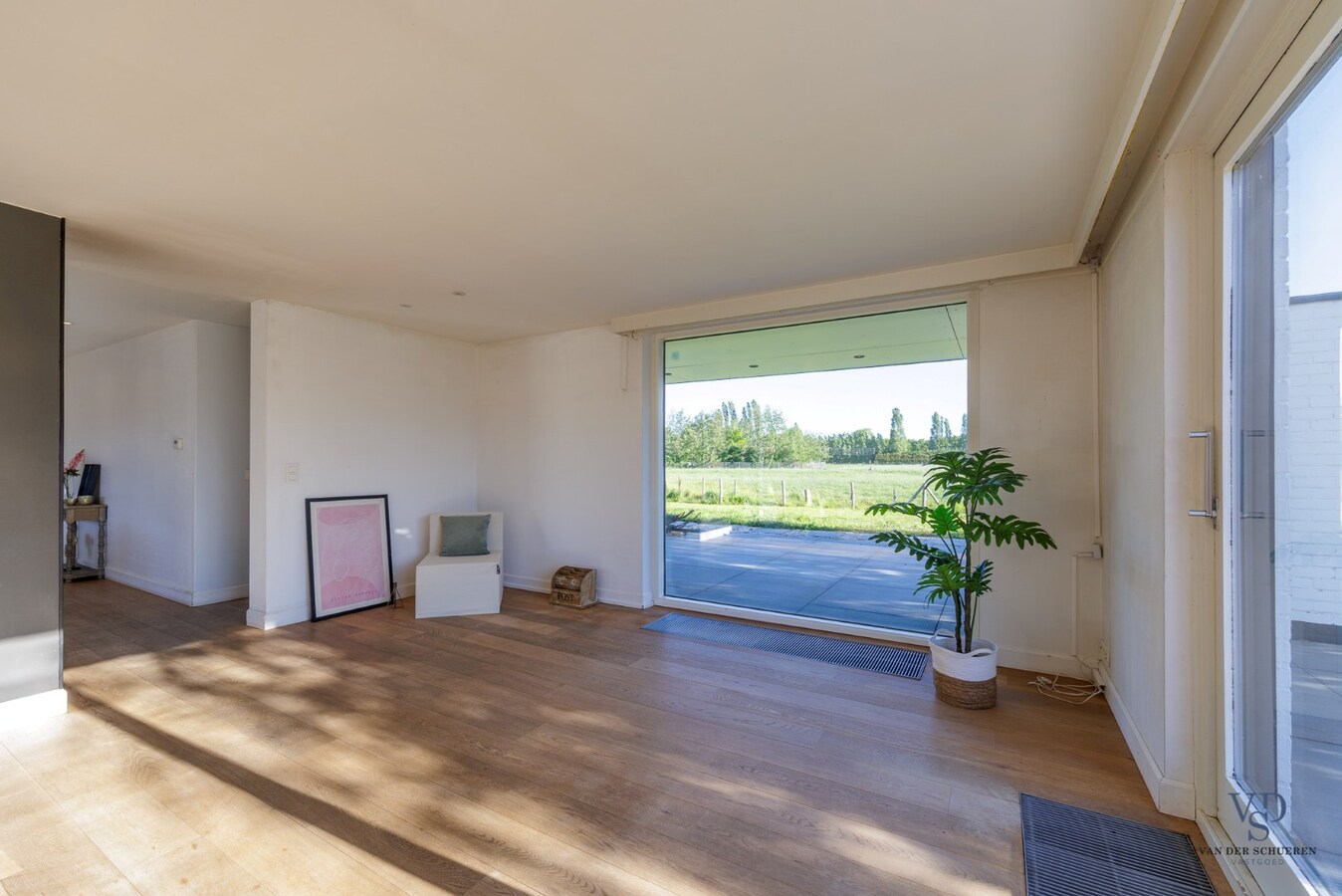 Tijdloze villa met zicht op groen. 