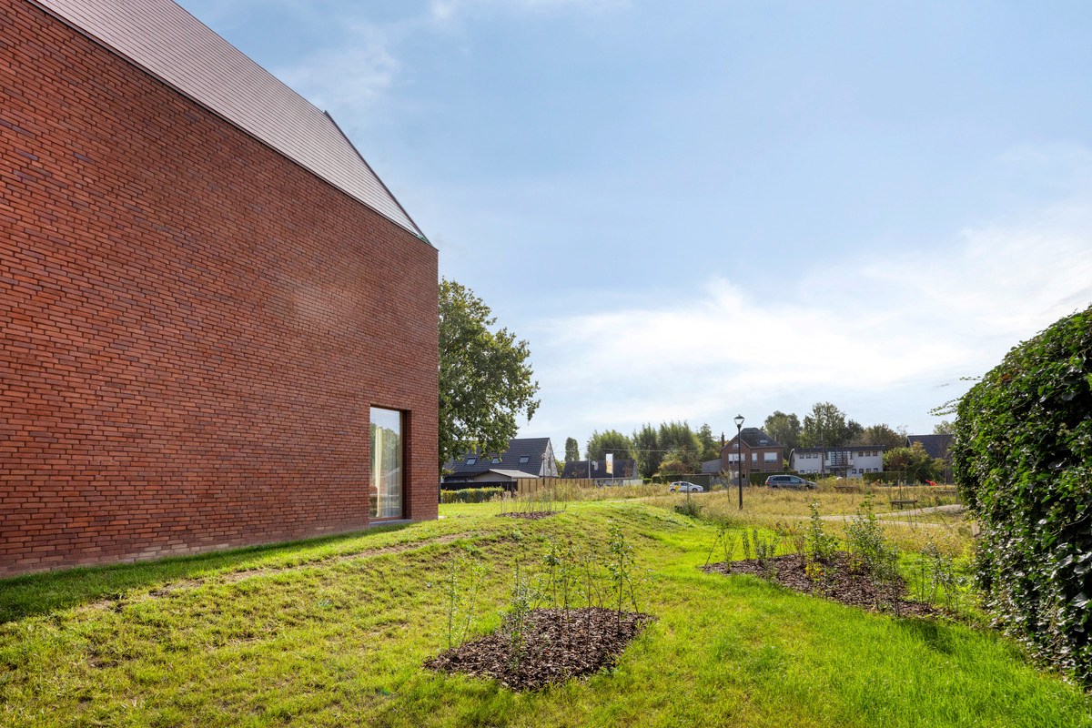 Nieuwbouw open bebouwing met 5 slaapkamers 