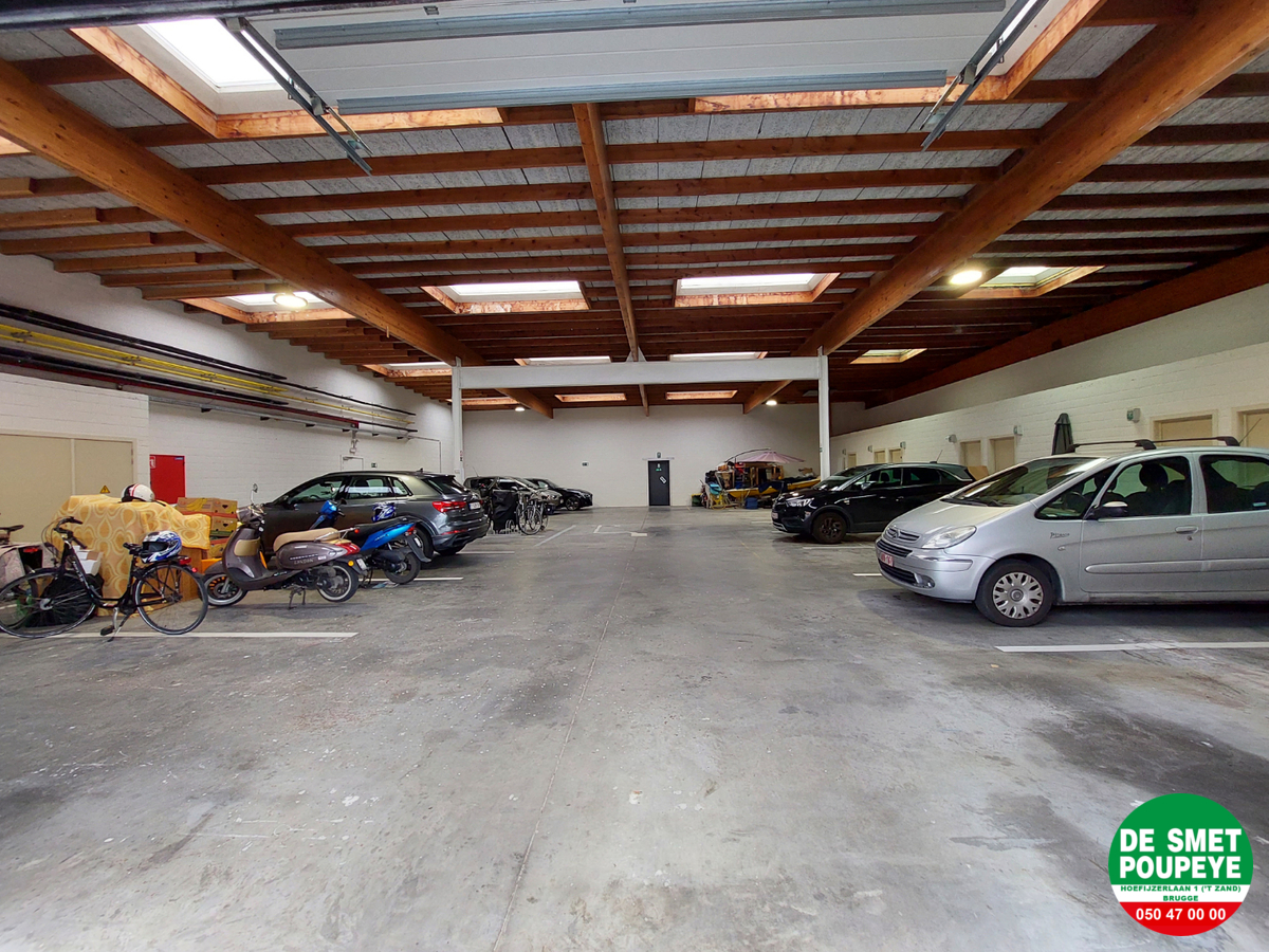 Laatste 2 overdekte autostaanplaatsen 
