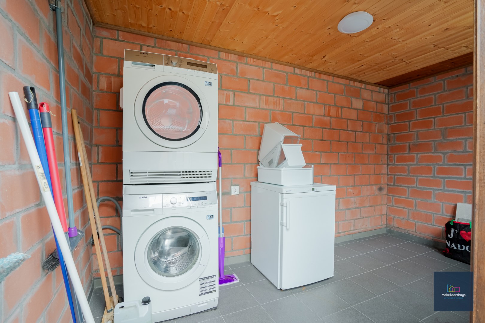 Goedgelegen woning met 2 slpk te Ledeberg. 