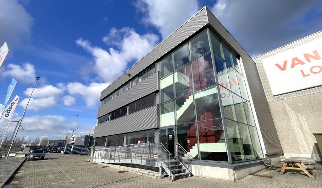 Instapklare kantoren te huur vlakbij de haven van Antwerpen