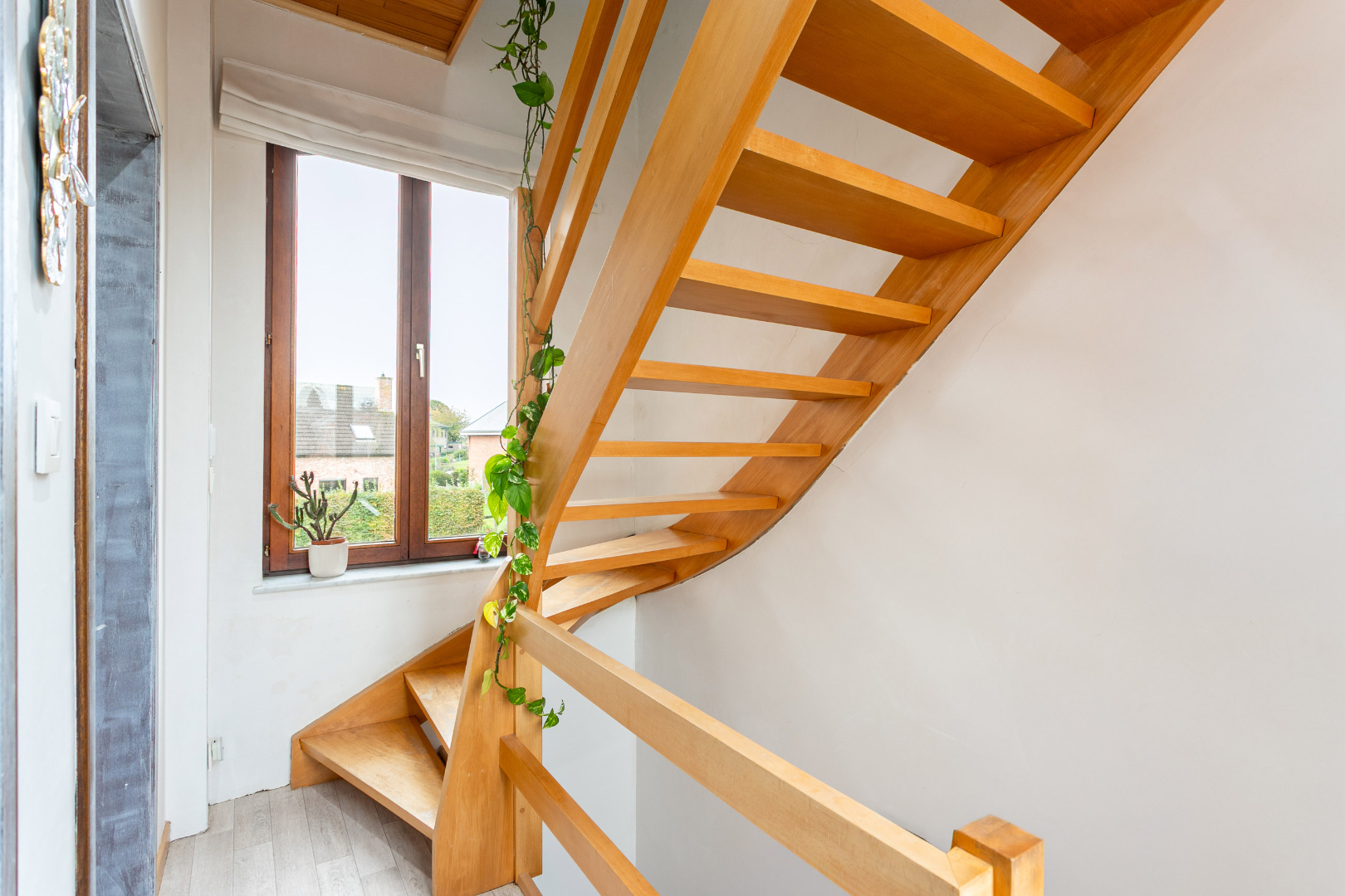 Instapklare driegevelwoning met 3 slpk te Lembeek 