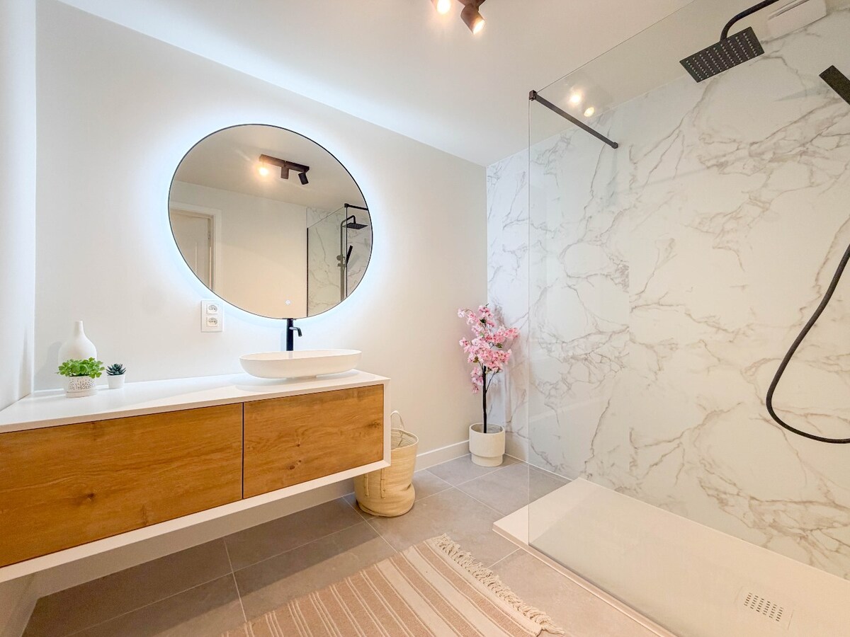 TOPPER ! Appartement op topligging met groot terras van maar liefst 30 m2 ! *** NONO INSPIRED *** 