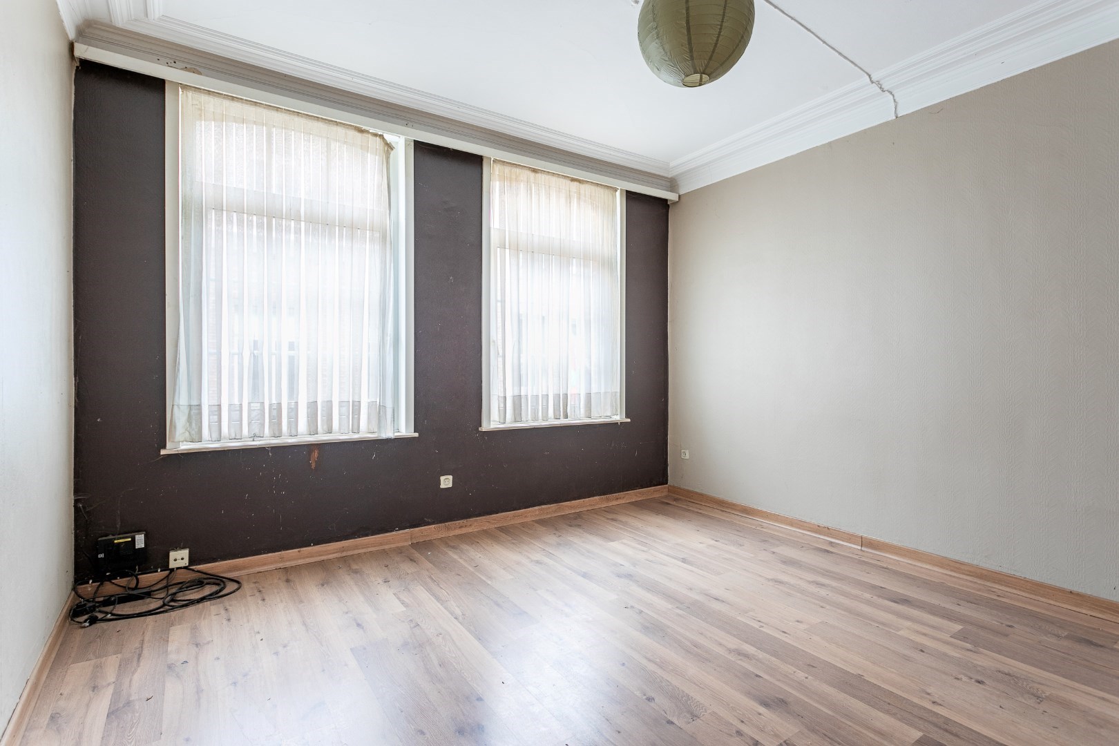 Handelshuis én appartement centrum Halle 